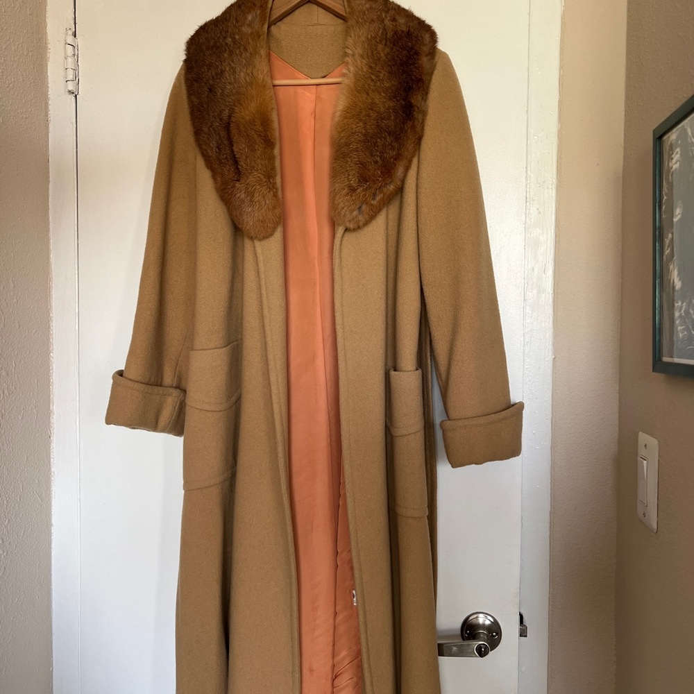 Vintage Tan Wool Coat with Fur Collar